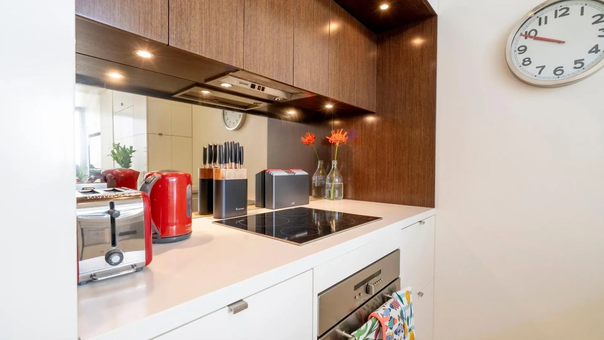 Apartment Heritage Terrace With Mod Twist Hobart